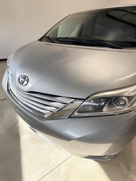 Toyota Sienna XLE FWD 8-Passenger V6 2015