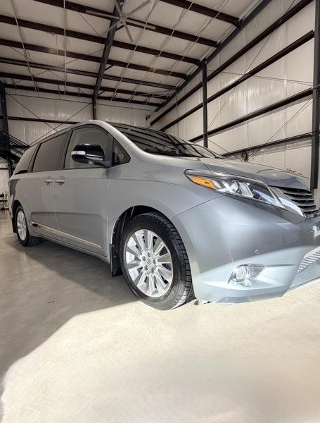 Toyota Sienna XLE FWD 8-Passenger V6 2015