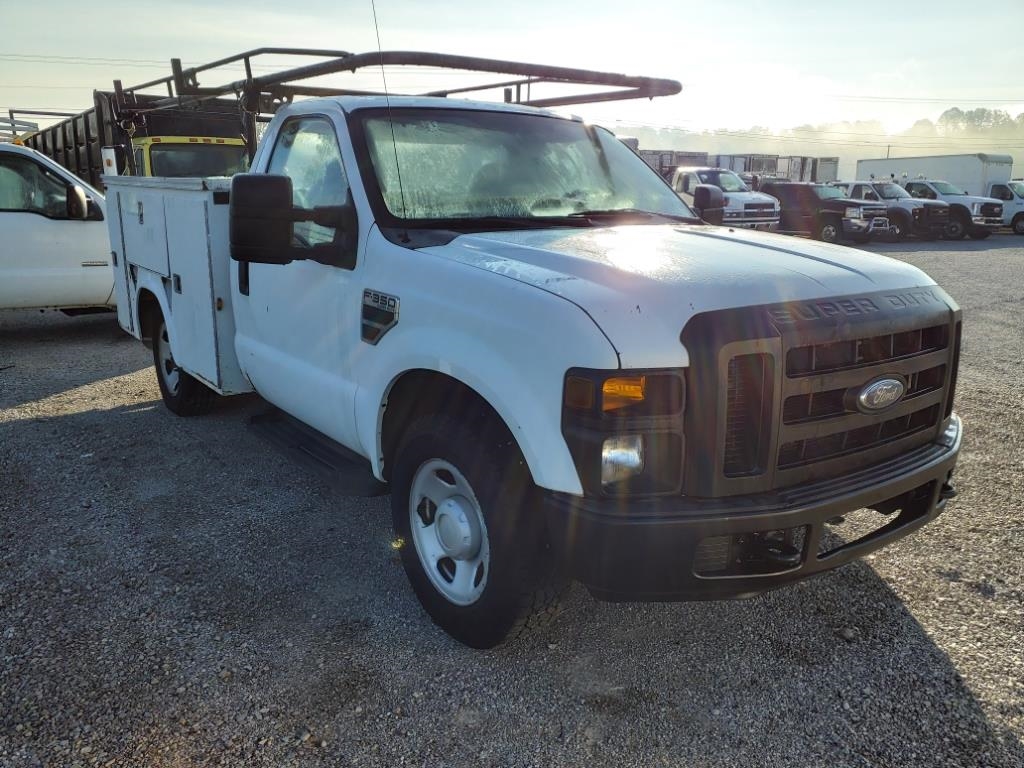 Ford F-350 SD 2WD Reg Cab 137" XL 2008