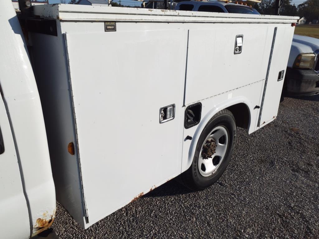 Ford F-350 SD 2WD Reg Cab 137" XL 2008