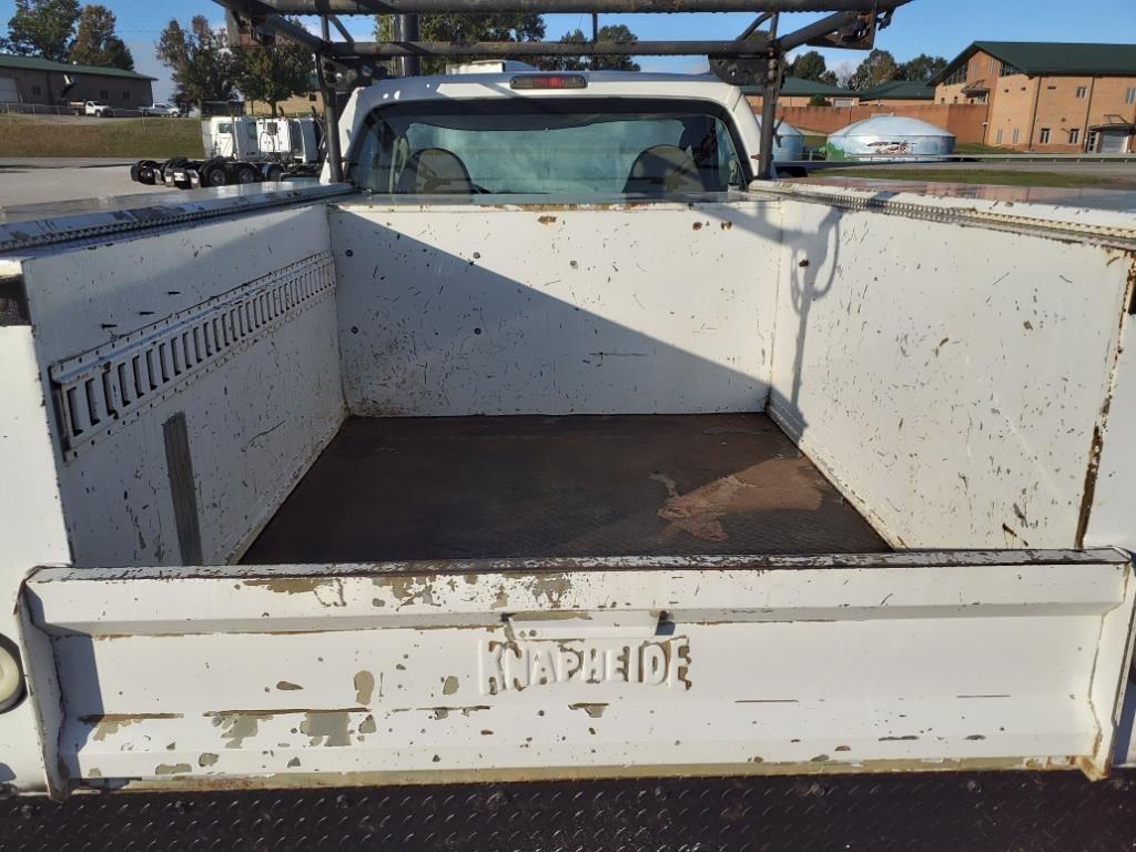 Ford F-350 SD 2WD Reg Cab 137" XL 2008