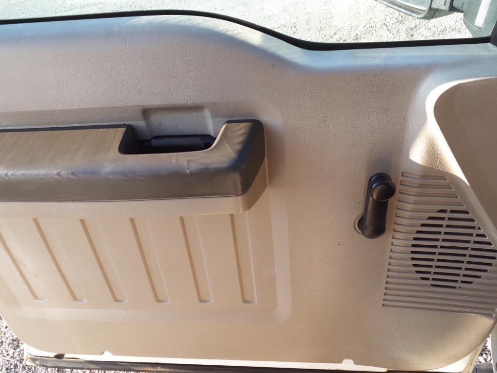 Ford F-350 SD 2WD Reg Cab 137" XL 2008