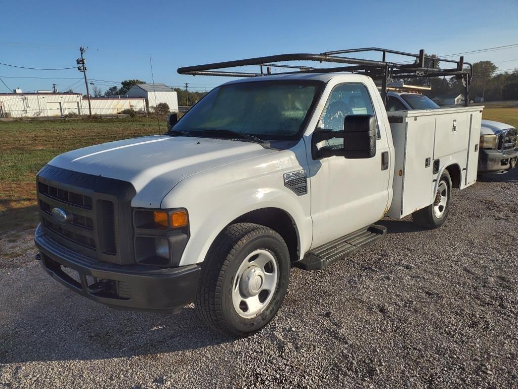 2008 Ford F-350 SD 2WD Reg Cab 137" XL