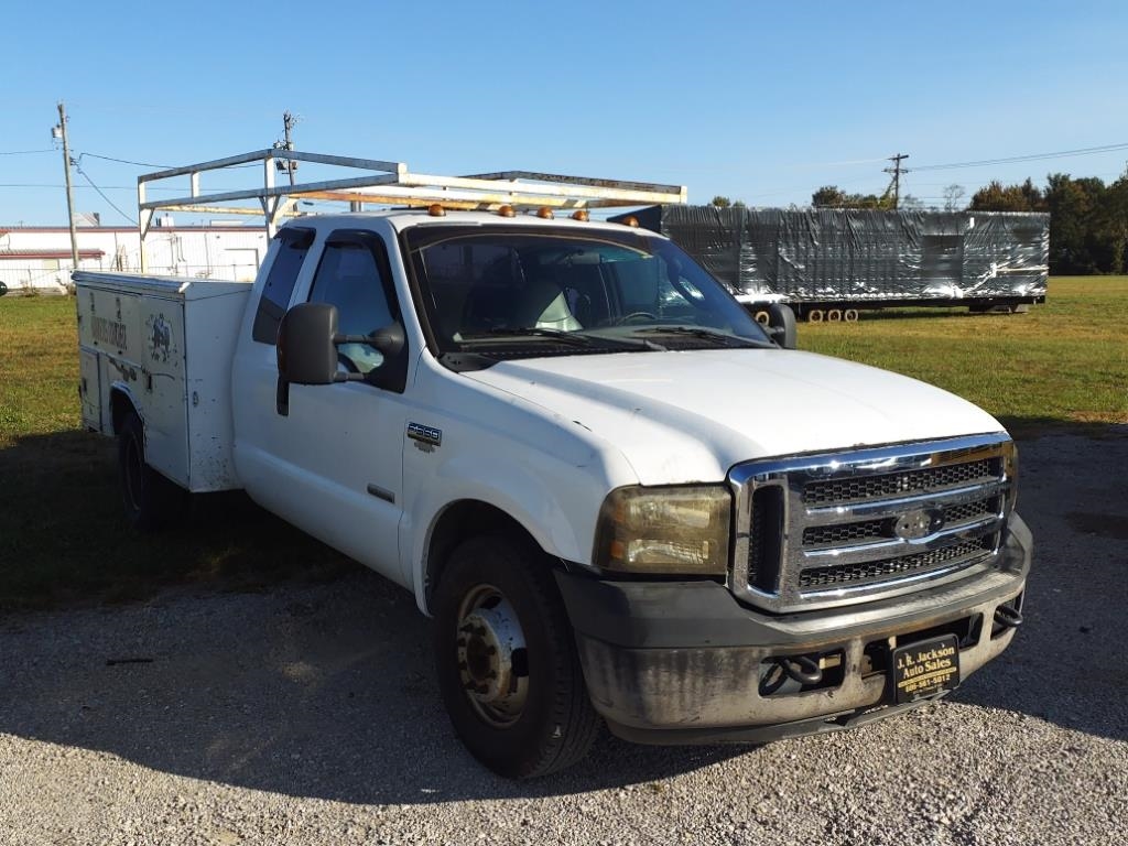 Ford F-350 SD 2WD SuperCab 162" WB 60" CA XL 2007