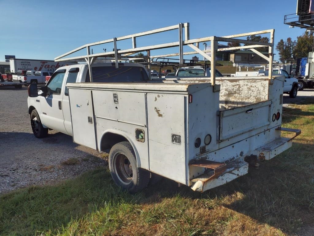 Ford F-350 SD 2WD SuperCab 162" WB 60" CA XL 2007