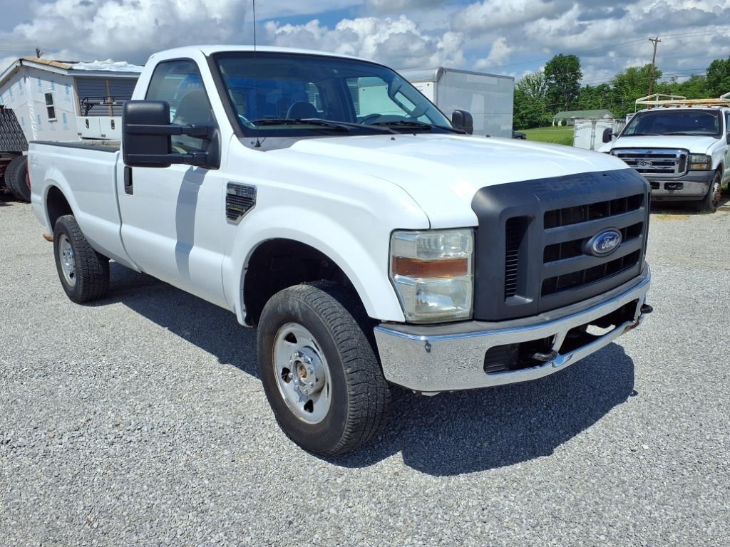 Ford F-250 SD 4WD Reg Cab 137" XL 2010