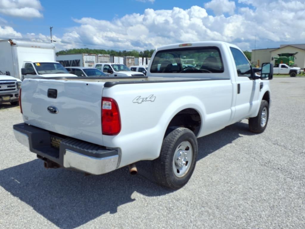 Ford F-250 SD 4WD Reg Cab 137" XL 2010