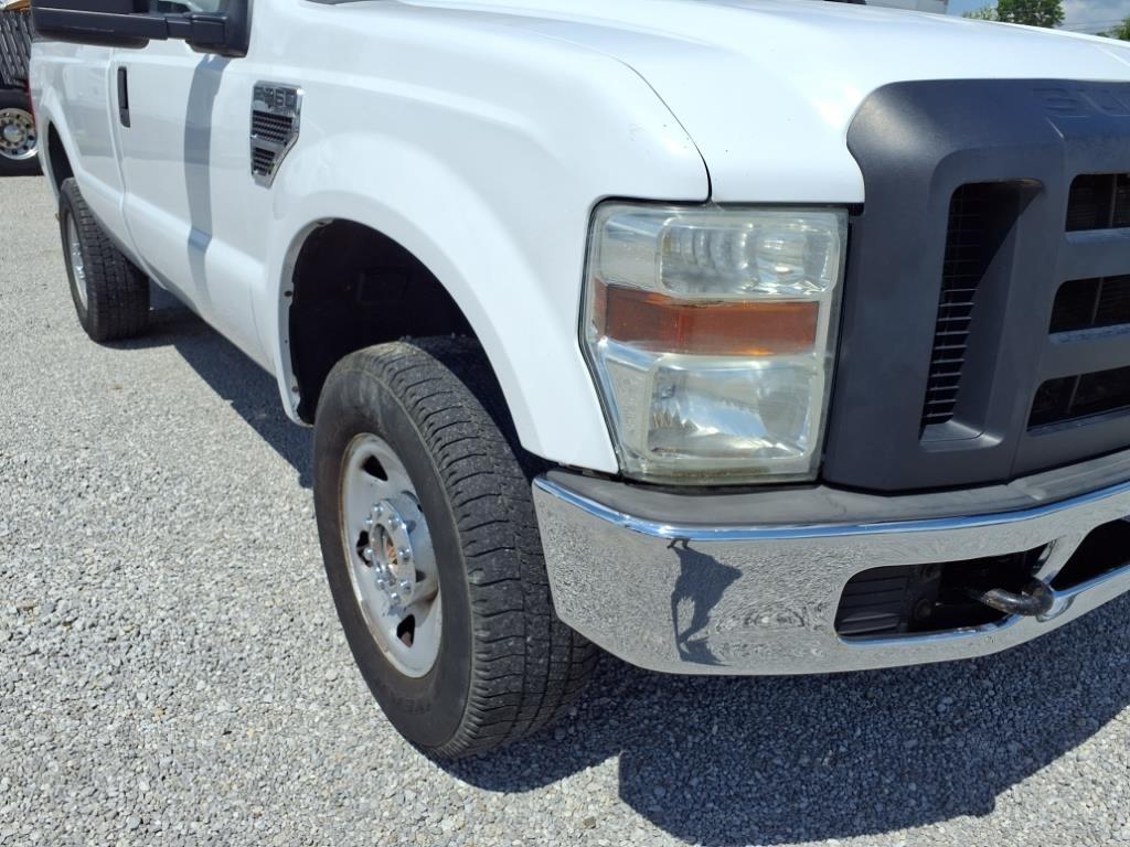 Ford F-250 SD 4WD Reg Cab 137" XL 2010