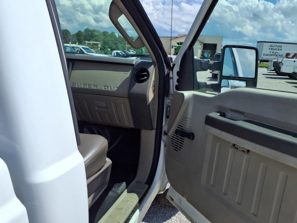 Ford F-250 SD 4WD Reg Cab 137" XL 2010