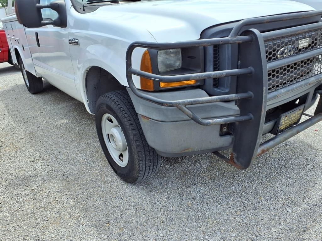 Ford F-250 SD Supercab 158" XL 4WD 2006