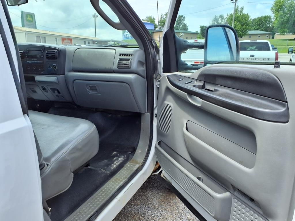 Ford F-250 SD Supercab 158" XL 4WD 2006