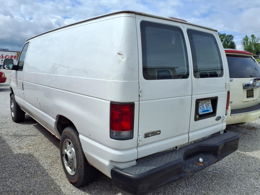 Ford Econoline E-150 Commercial 2008