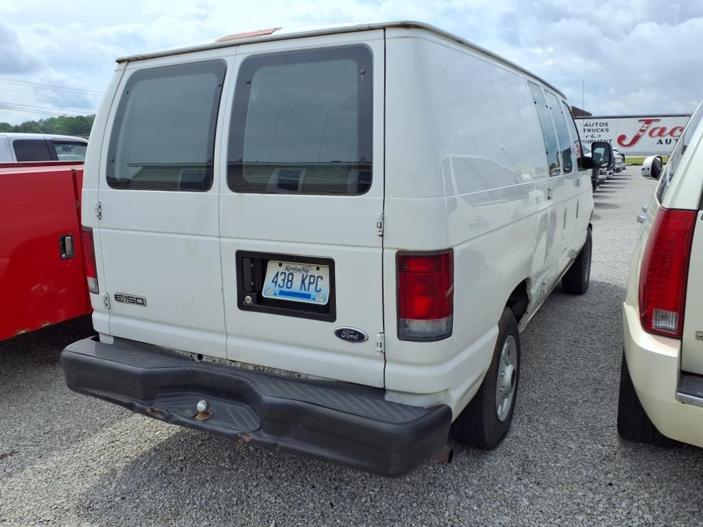 Ford Econoline E-150 Commercial 2008