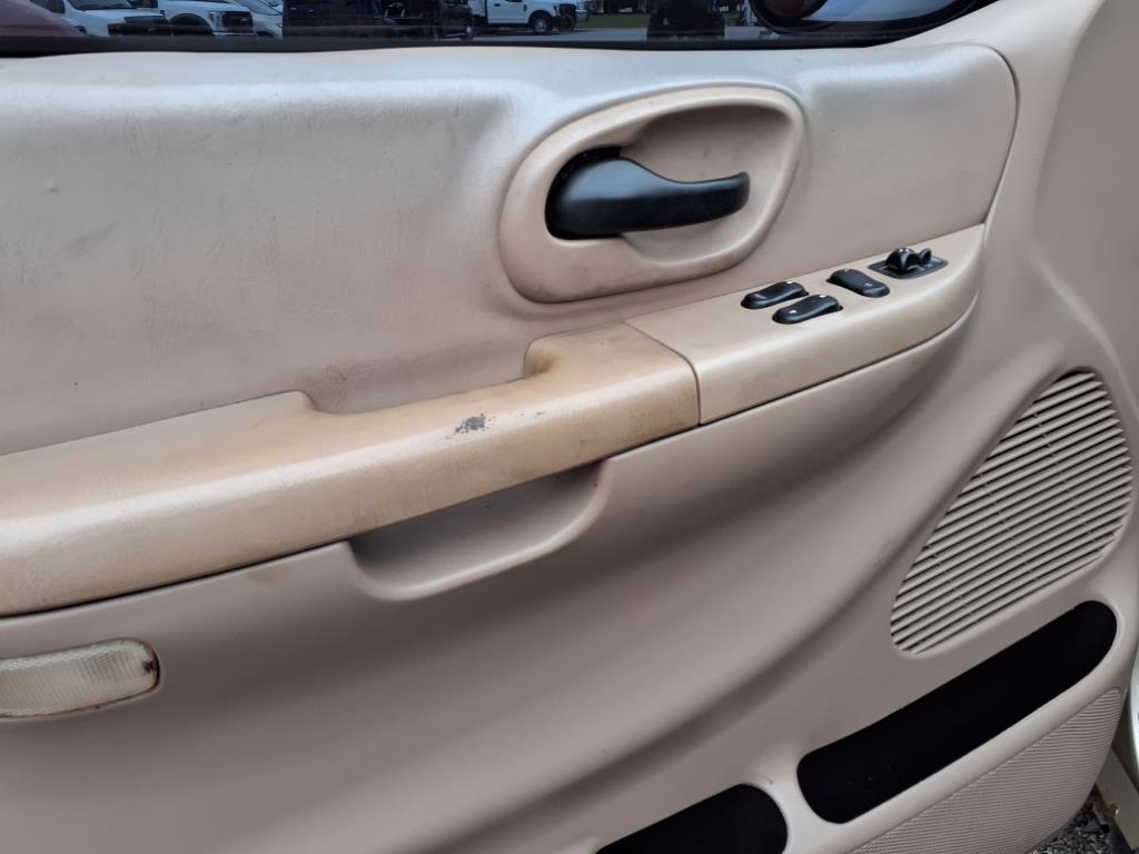 Ford F-150 Supercab 139" 4WD 1999