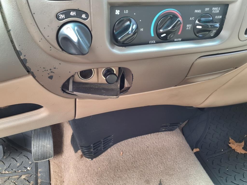 Ford F-150 Supercab 139" 4WD 1999