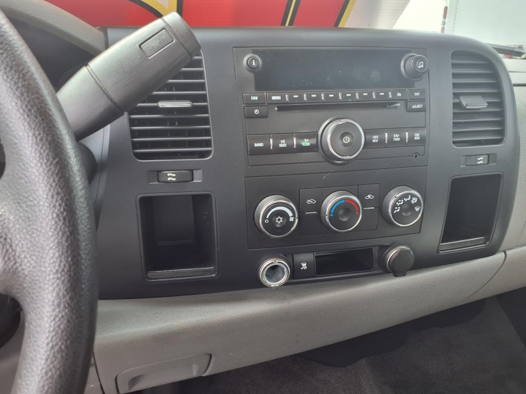 Chevrolet Silverado 1500 4WD Reg Cab 133.0" Work Truck 2009