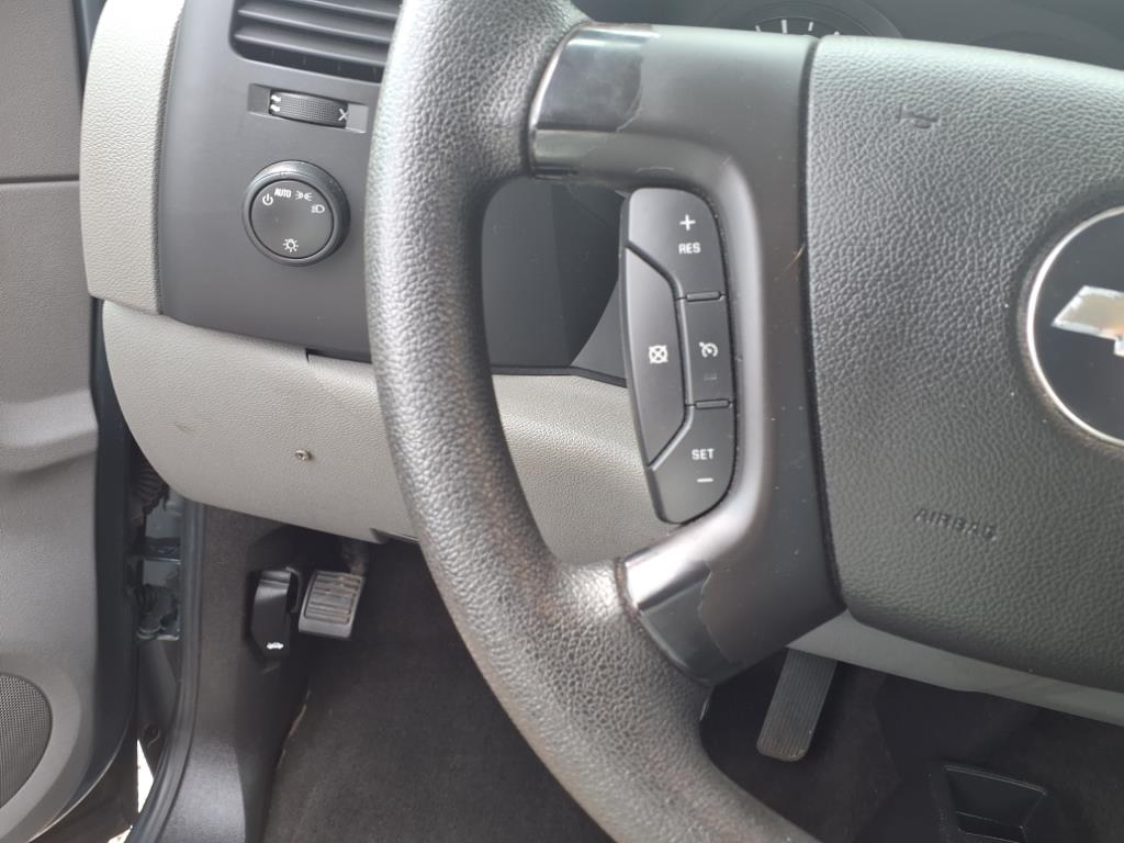 Chevrolet Silverado 1500 4WD Reg Cab 133.0" Work Truck 2009