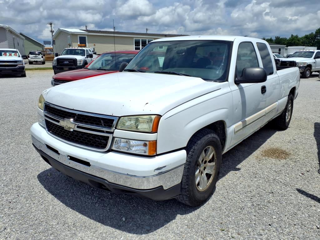 2006 Chevrolet Silverado 1500 Ext Cab 143.5" WB 2WD LT1