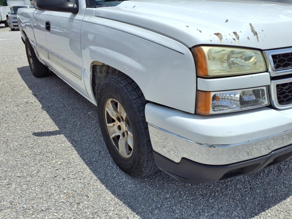 Chevrolet Silverado 1500 Ext Cab 143.5" WB 2WD LT1 2006