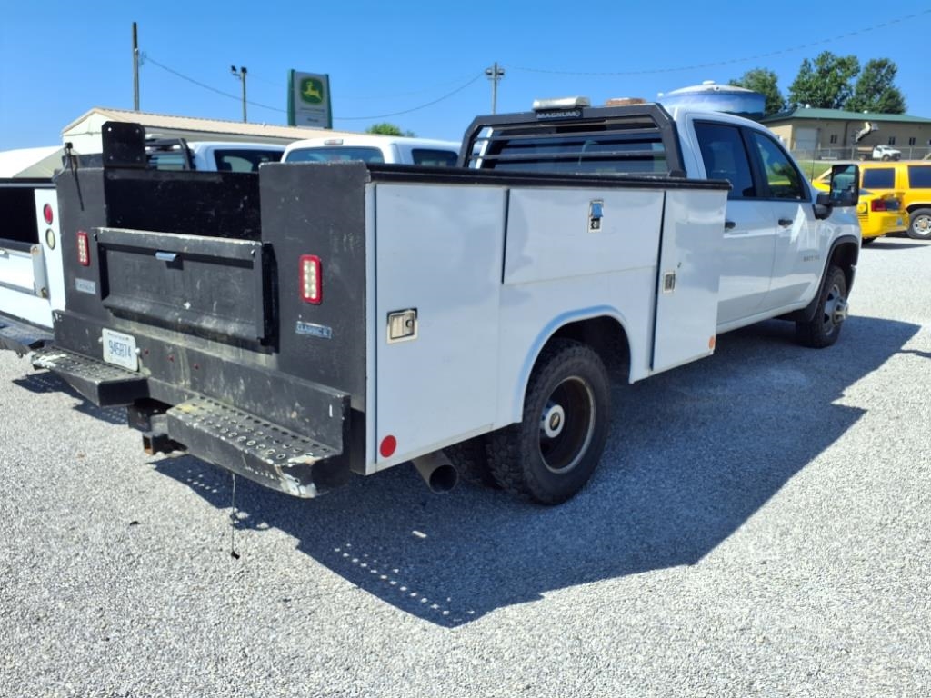 Chevrolet Silverado 3500HD 4WD Crew Cab 177" WB, 60" CA Work Truck 2021