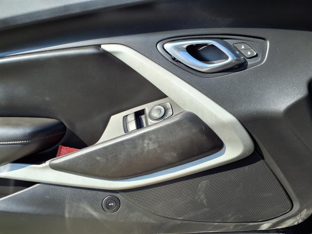 Chevrolet Camaro 2dr Cpe 1LT 2018