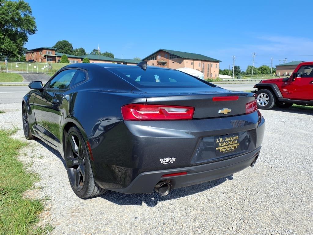 Chevrolet Camaro 2dr Cpe 1LT 2018