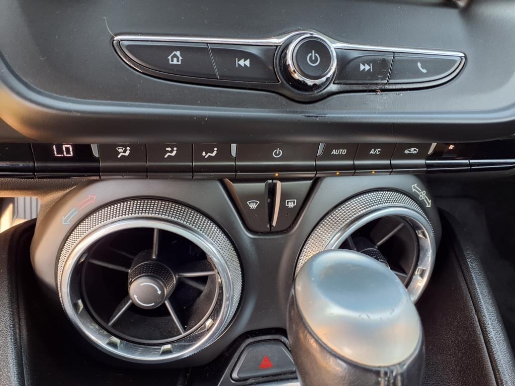 Chevrolet Camaro 2dr Cpe 1LT 2018