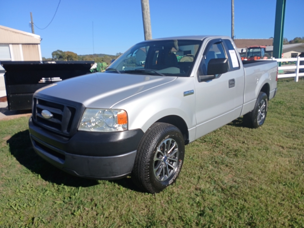 2008 Ford F-150 2WD Reg Cab 126" XL