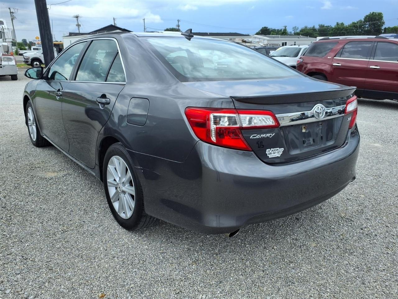 Toyota Camry 4dr Sdn V6 Auto XLE (Natl) 2012