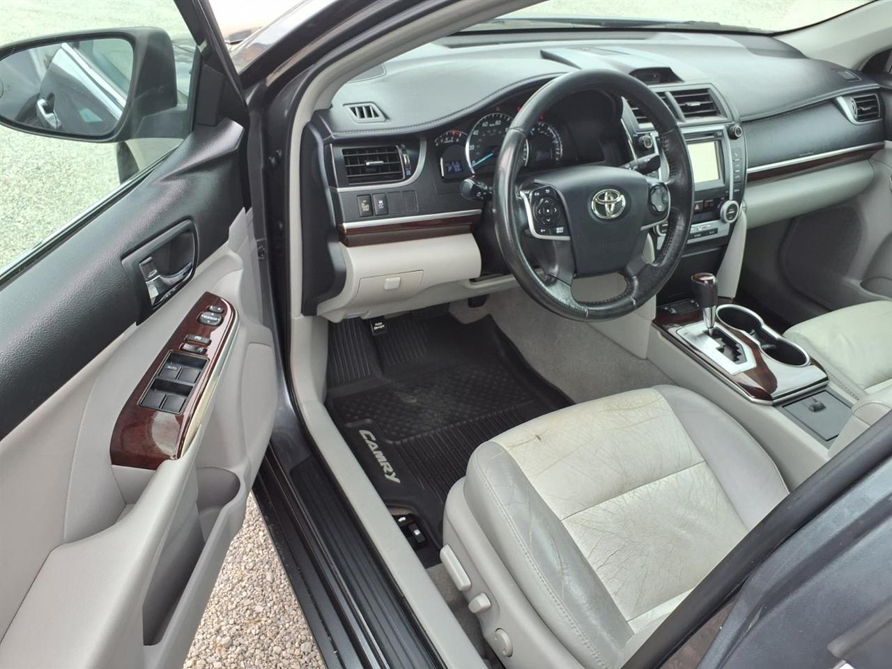 Toyota Camry 4dr Sdn V6 Auto XLE (Natl) 2012
