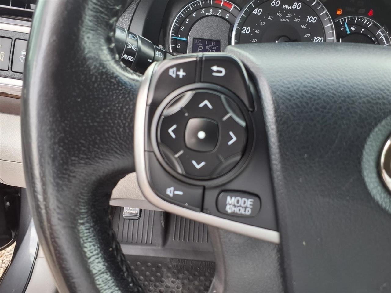 Toyota Camry 4dr Sdn V6 Auto XLE (Natl) 2012