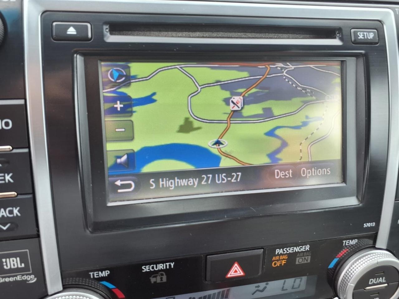 Toyota Camry 4dr Sdn V6 Auto XLE (Natl) 2012