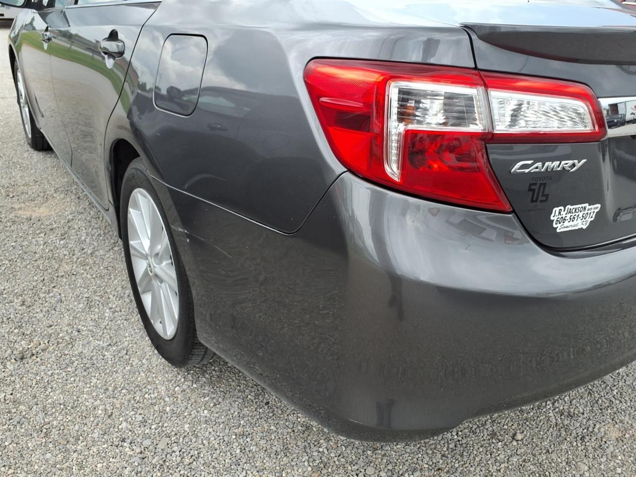 Toyota Camry 4dr Sdn V6 Auto XLE (Natl) 2012