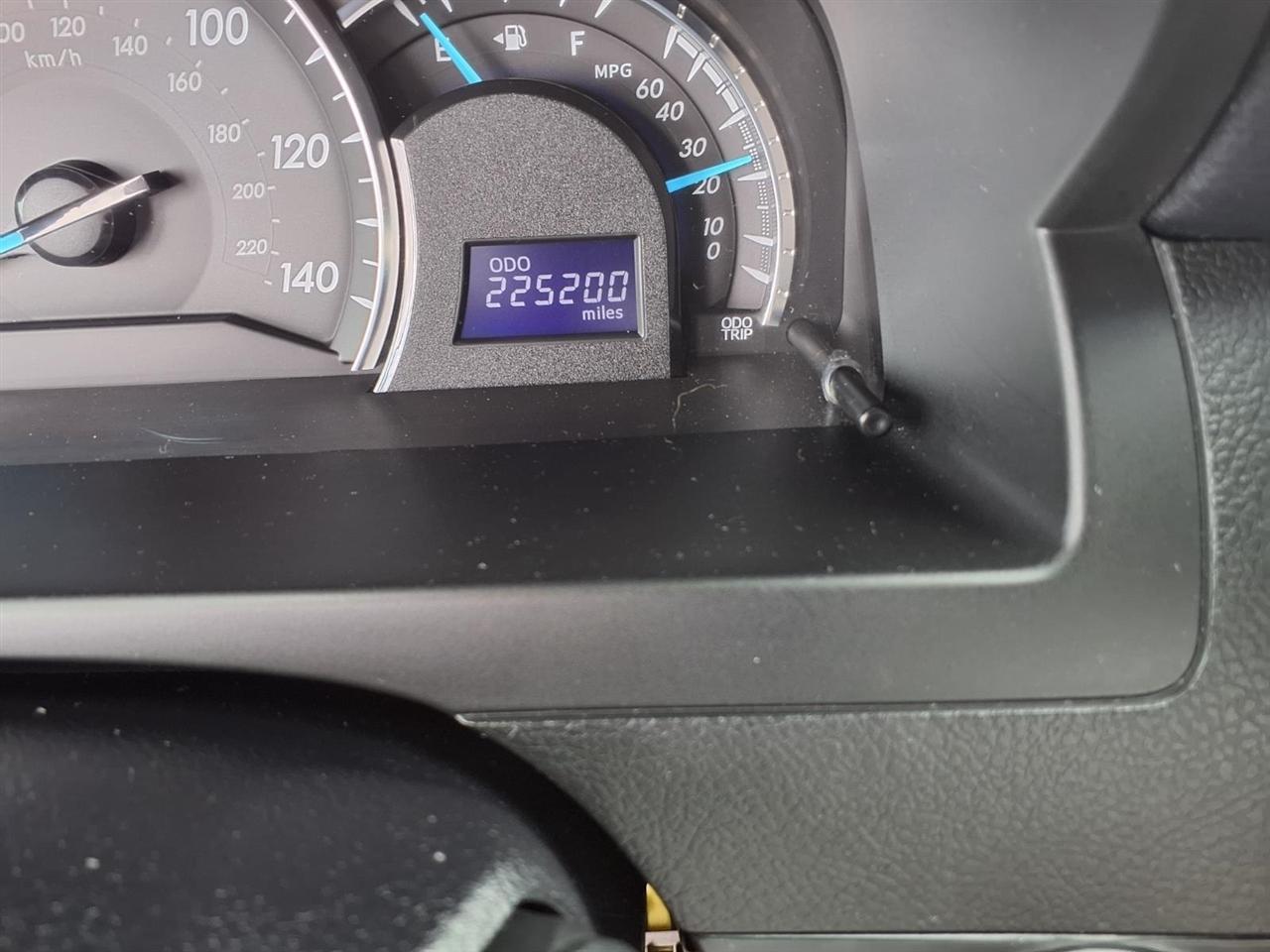 Toyota Camry 4dr Sdn V6 Auto XLE (Natl) 2012
