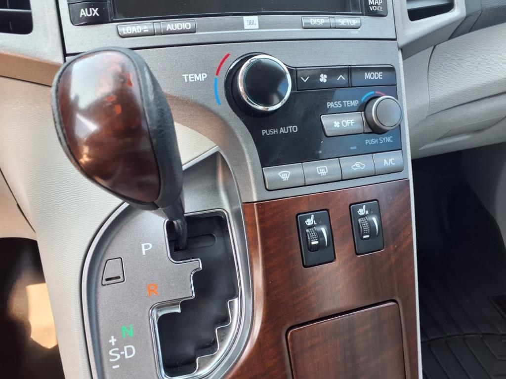 Toyota Venza 4dr Wgn V6 AWD Limited (Natl) 2012