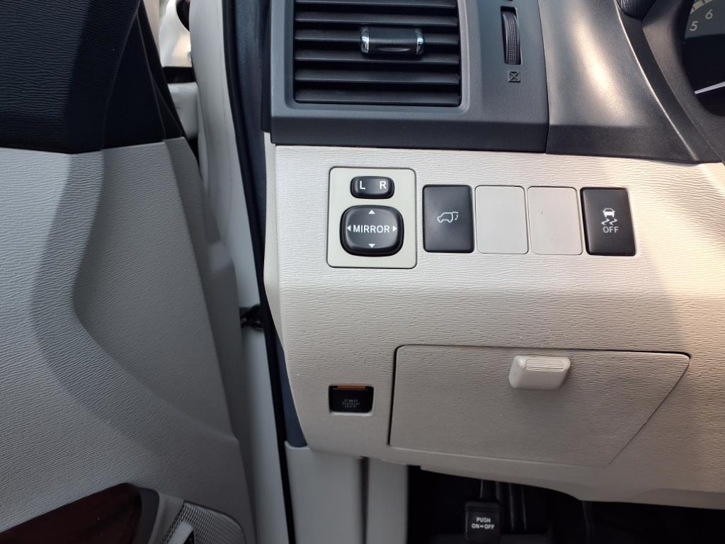 Toyota Venza 4dr Wgn V6 AWD Limited (Natl) 2012