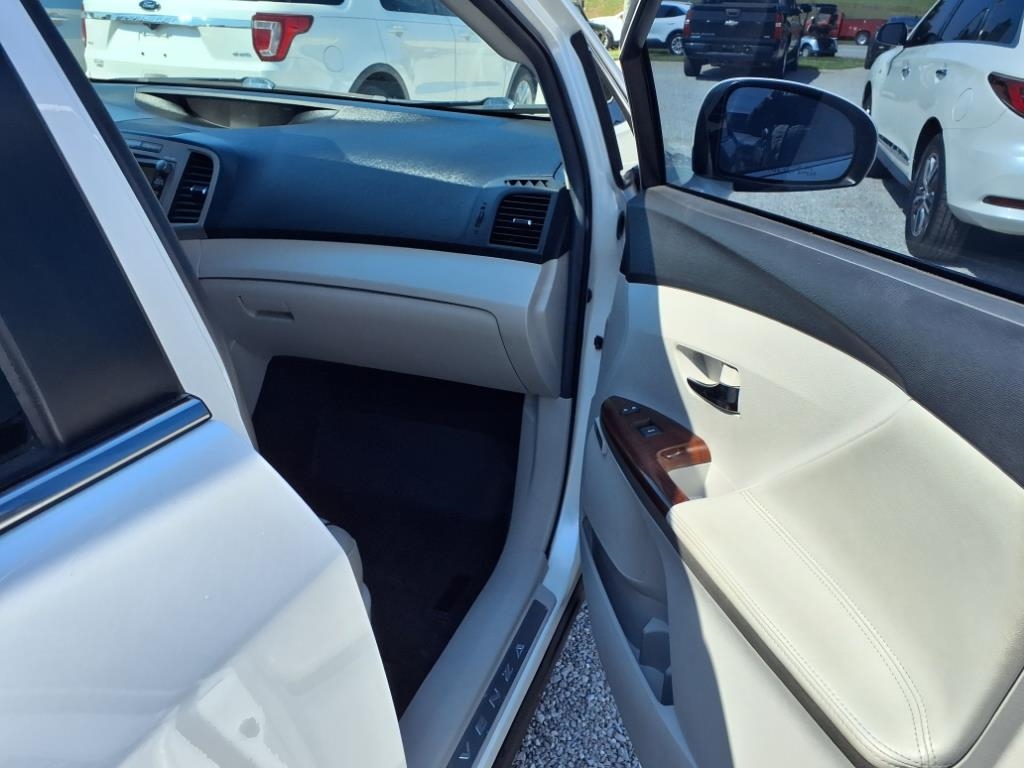 Toyota Venza 4dr Wgn V6 AWD Limited (Natl) 2012