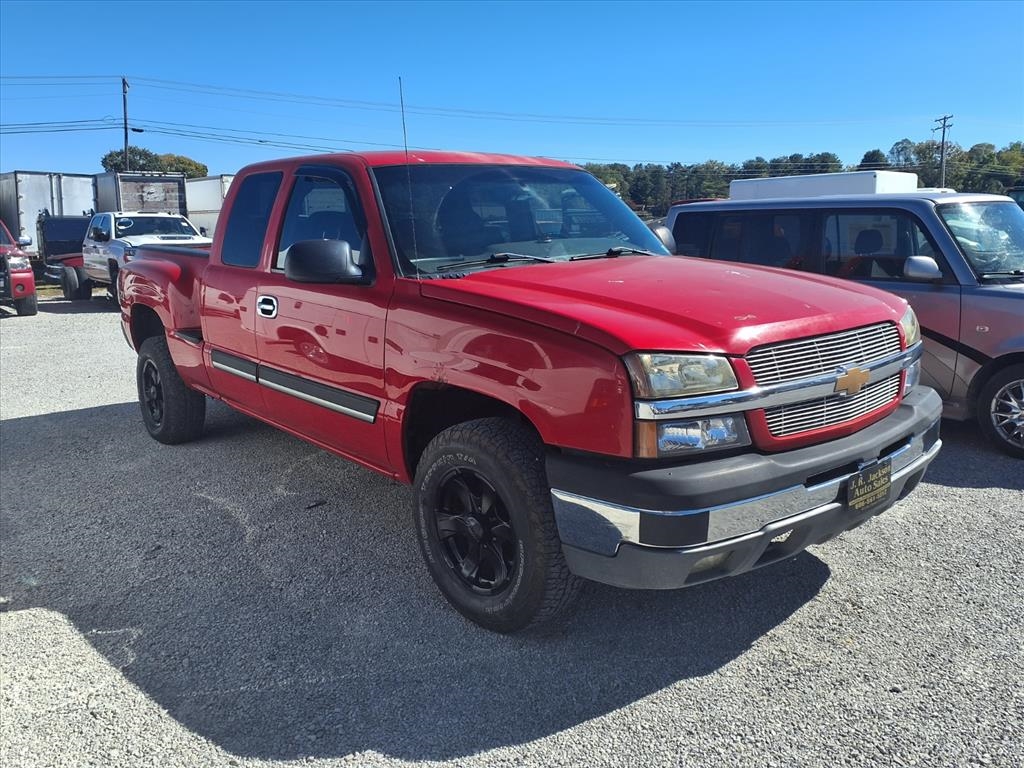 Chevrolet Silverado 1500 Ext Cab 143.5" WB 4WD LS 2003