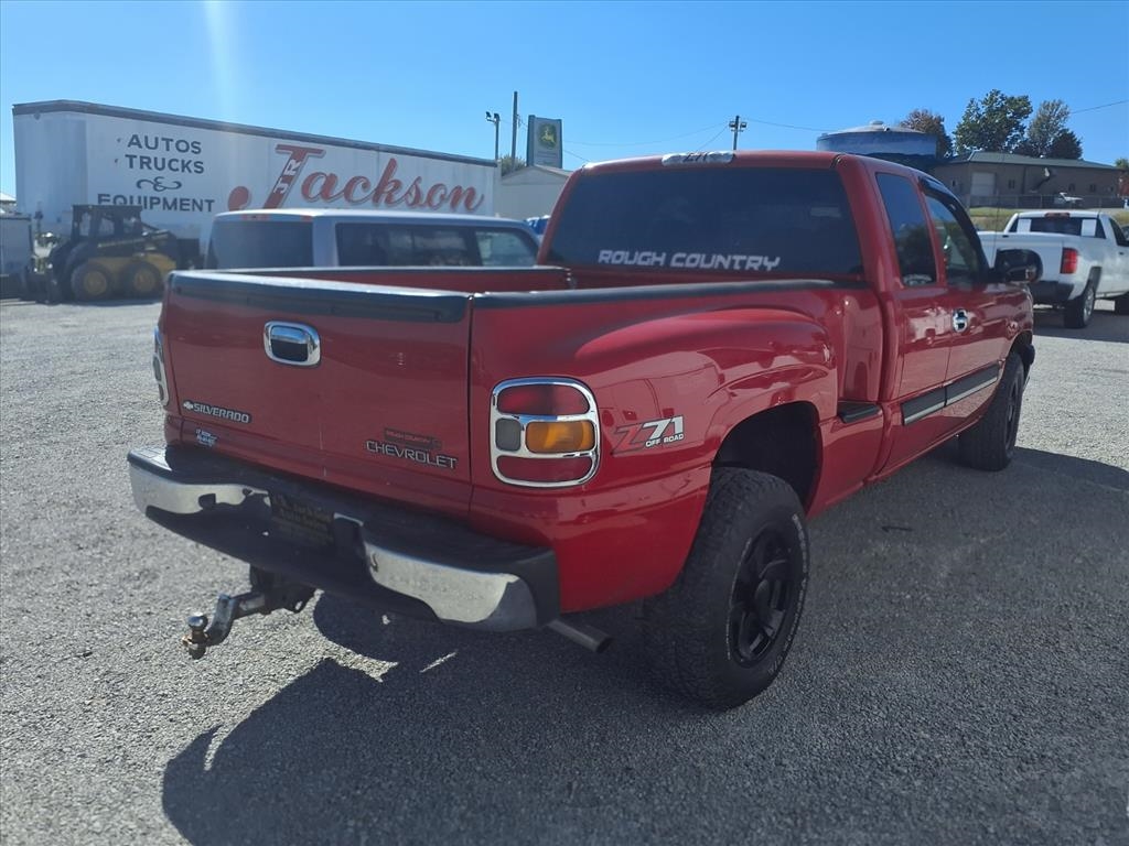 Chevrolet Silverado 1500 Ext Cab 143.5" WB 4WD LS 2003