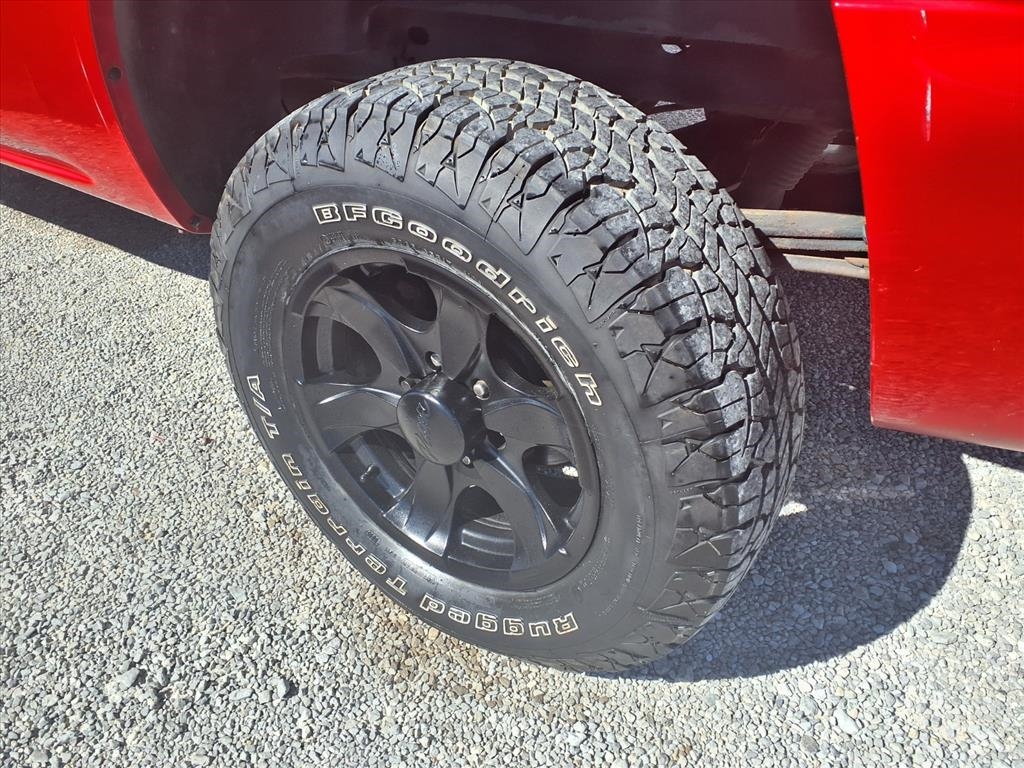 Chevrolet Silverado 1500 Ext Cab 143.5" WB 4WD LS 2003