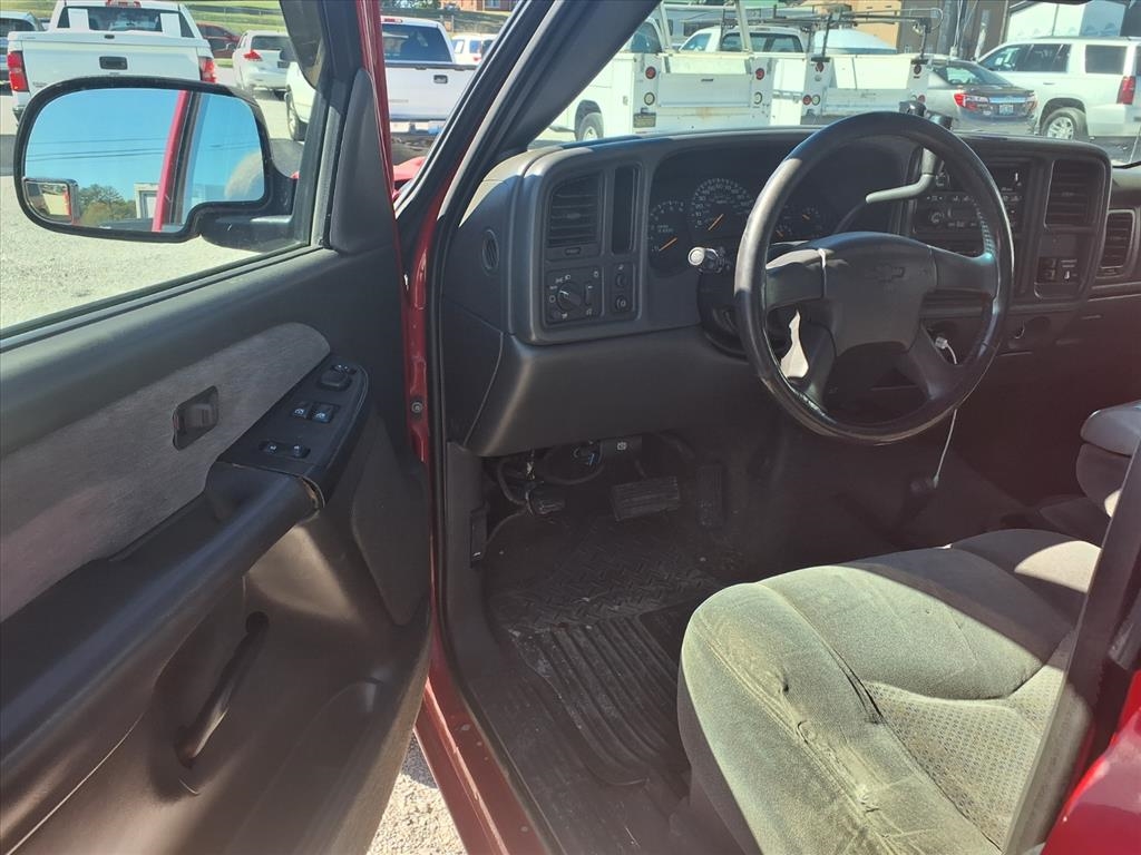 Chevrolet Silverado 1500 Ext Cab 143.5" WB 4WD LS 2003