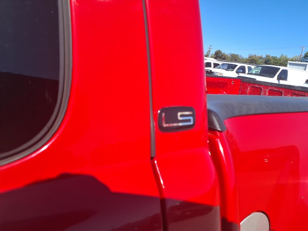 Chevrolet Silverado 1500 Ext Cab 143.5" WB 4WD LS 2003