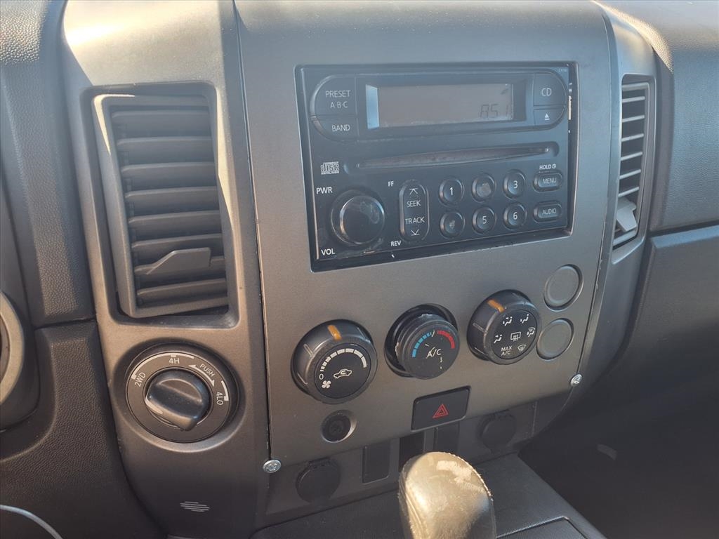 Nissan Titan LE Crew Cab 4WD 2005