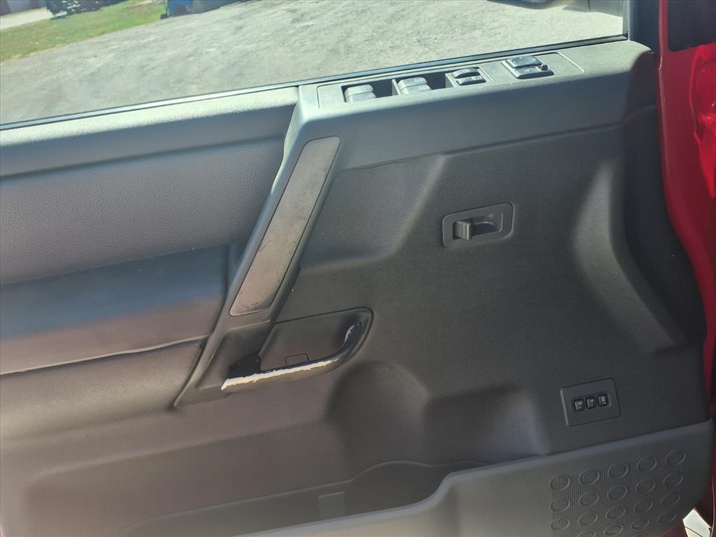 Nissan Titan LE Crew Cab 4WD 2005