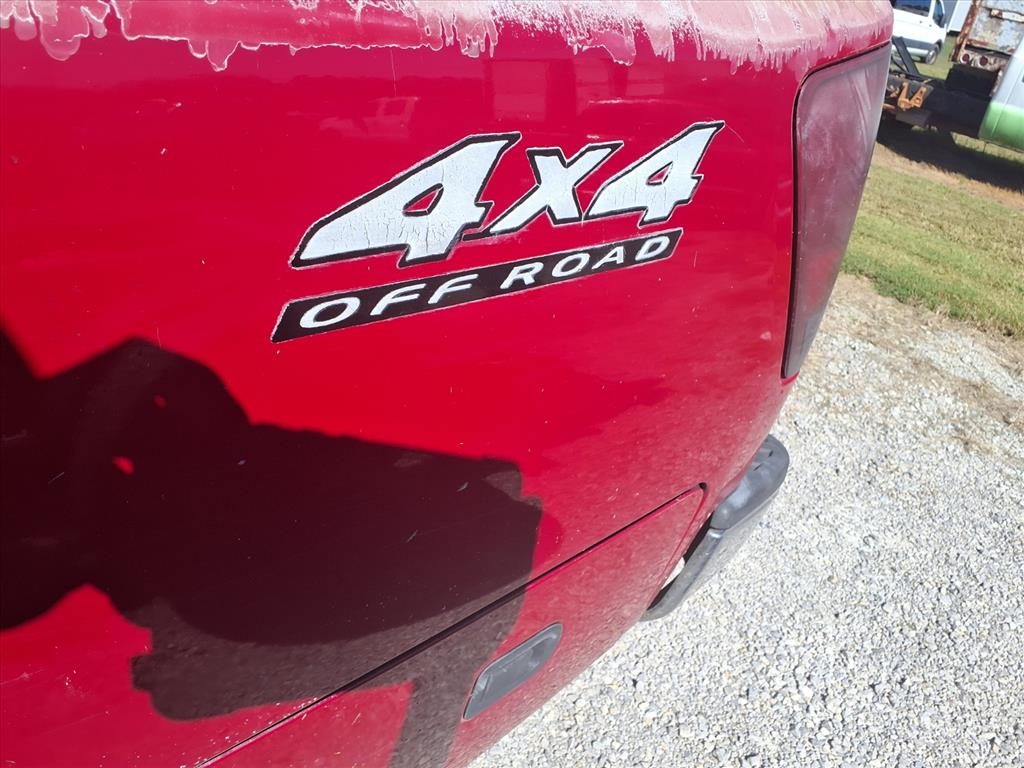 Nissan Titan LE Crew Cab 4WD 2005