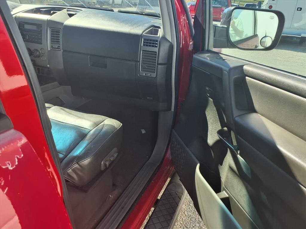 Nissan Titan LE Crew Cab 4WD 2005