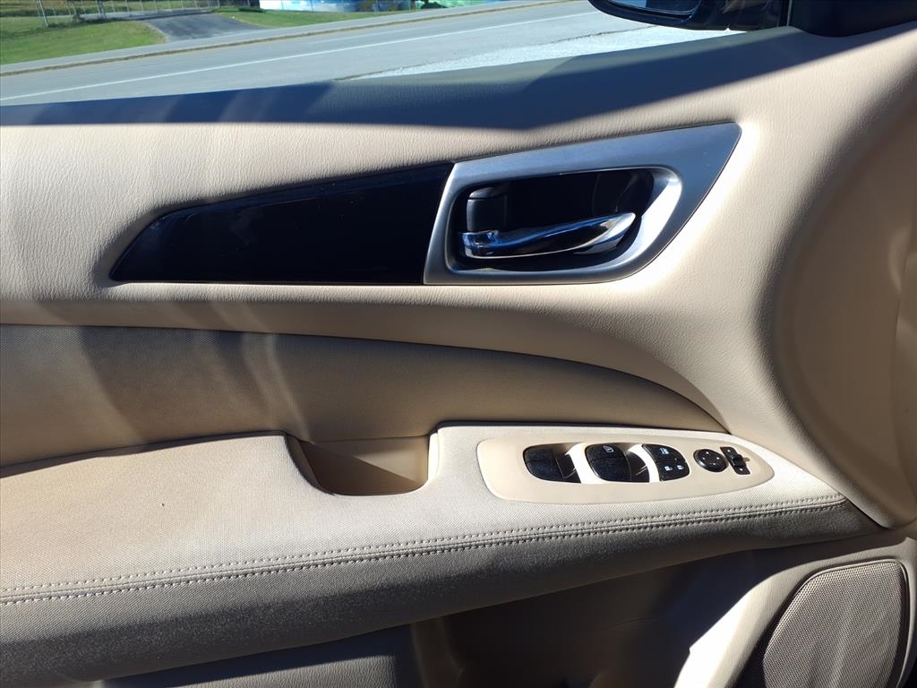 Nissan Pathfinder FWD S 2017