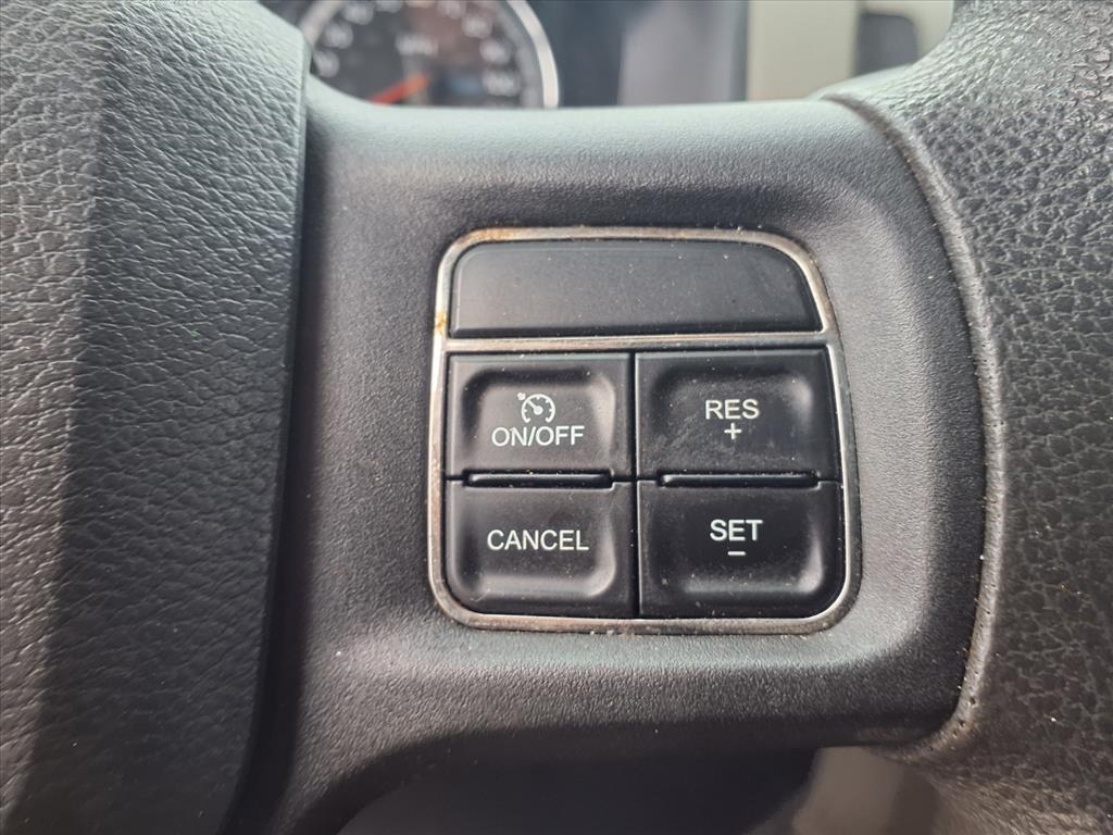 RAM 1500 4WD Quad Cab 140.5" Tradesman 2012