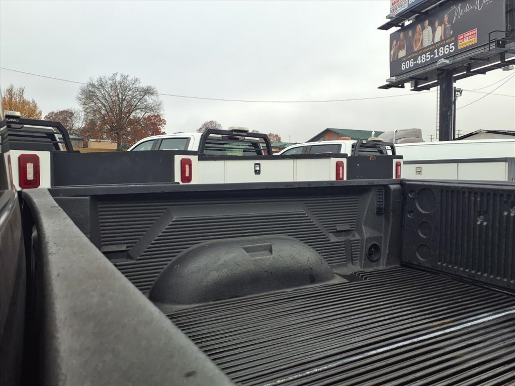 RAM 1500 4WD Quad Cab 140.5" Tradesman 2012