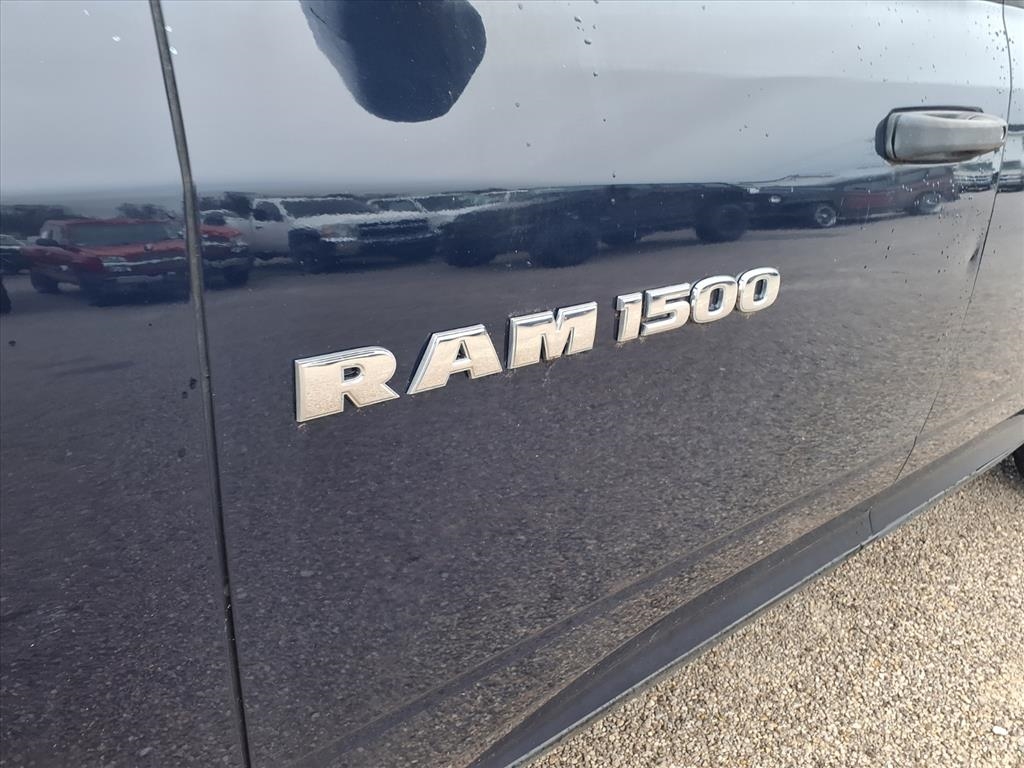 RAM 1500 4WD Quad Cab 140.5" Tradesman 2012